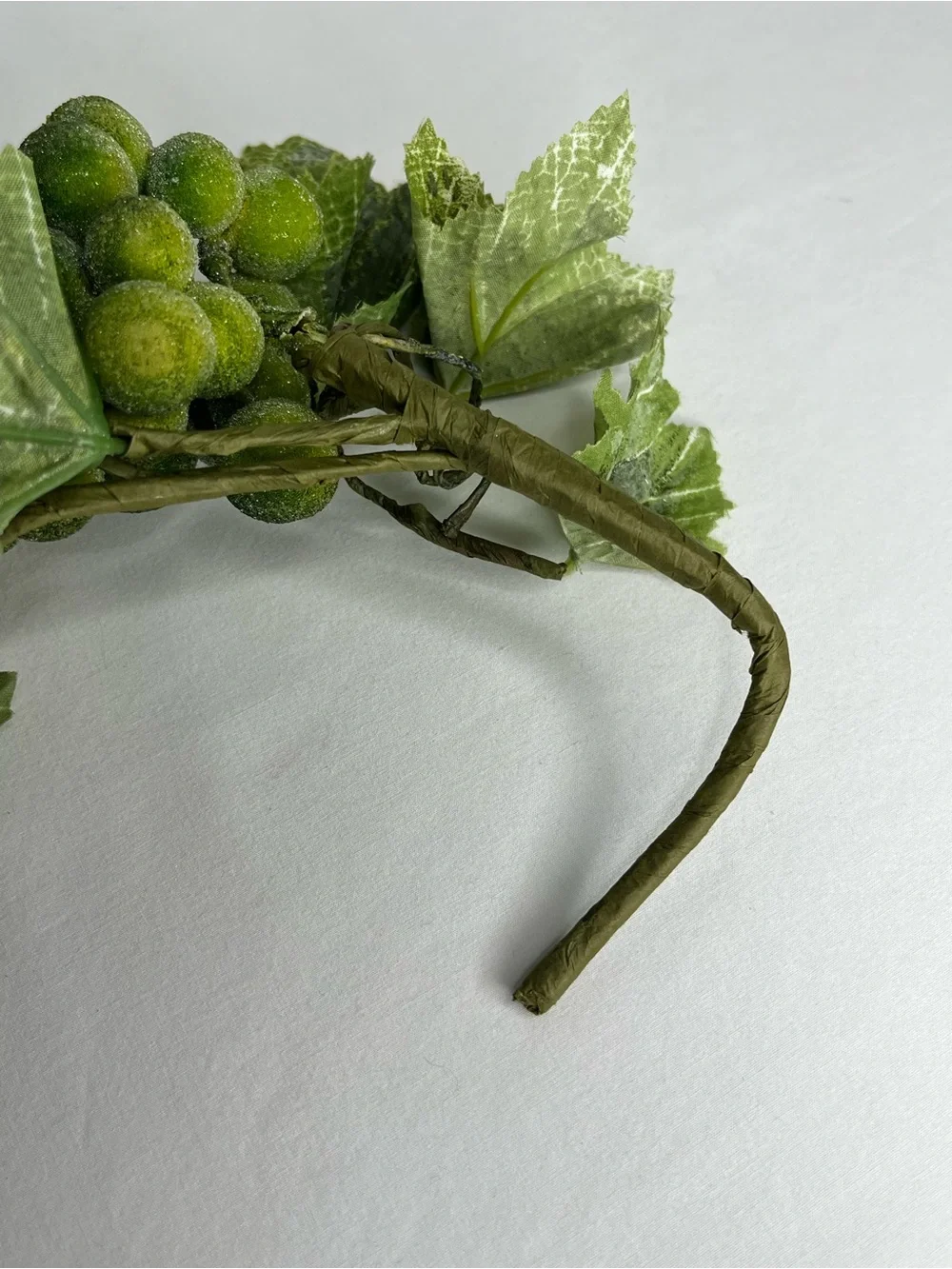 Vintage Frosted Faux Green Grape Stem. 9.5